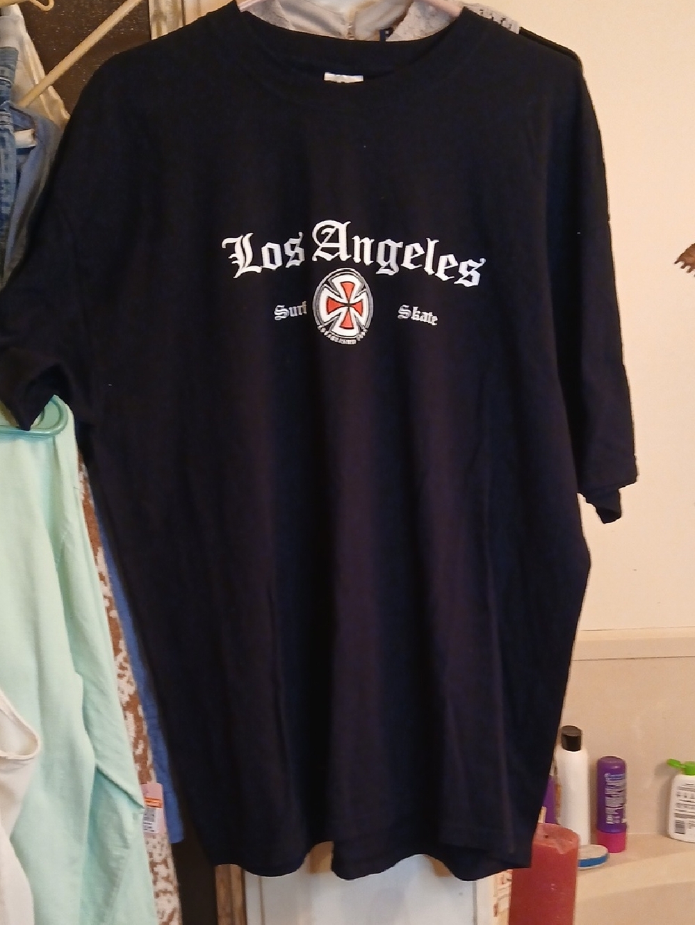 Gildan Black Los Angeles Surf Skate Graphic Tee with White and Red Logo,sz.XL
